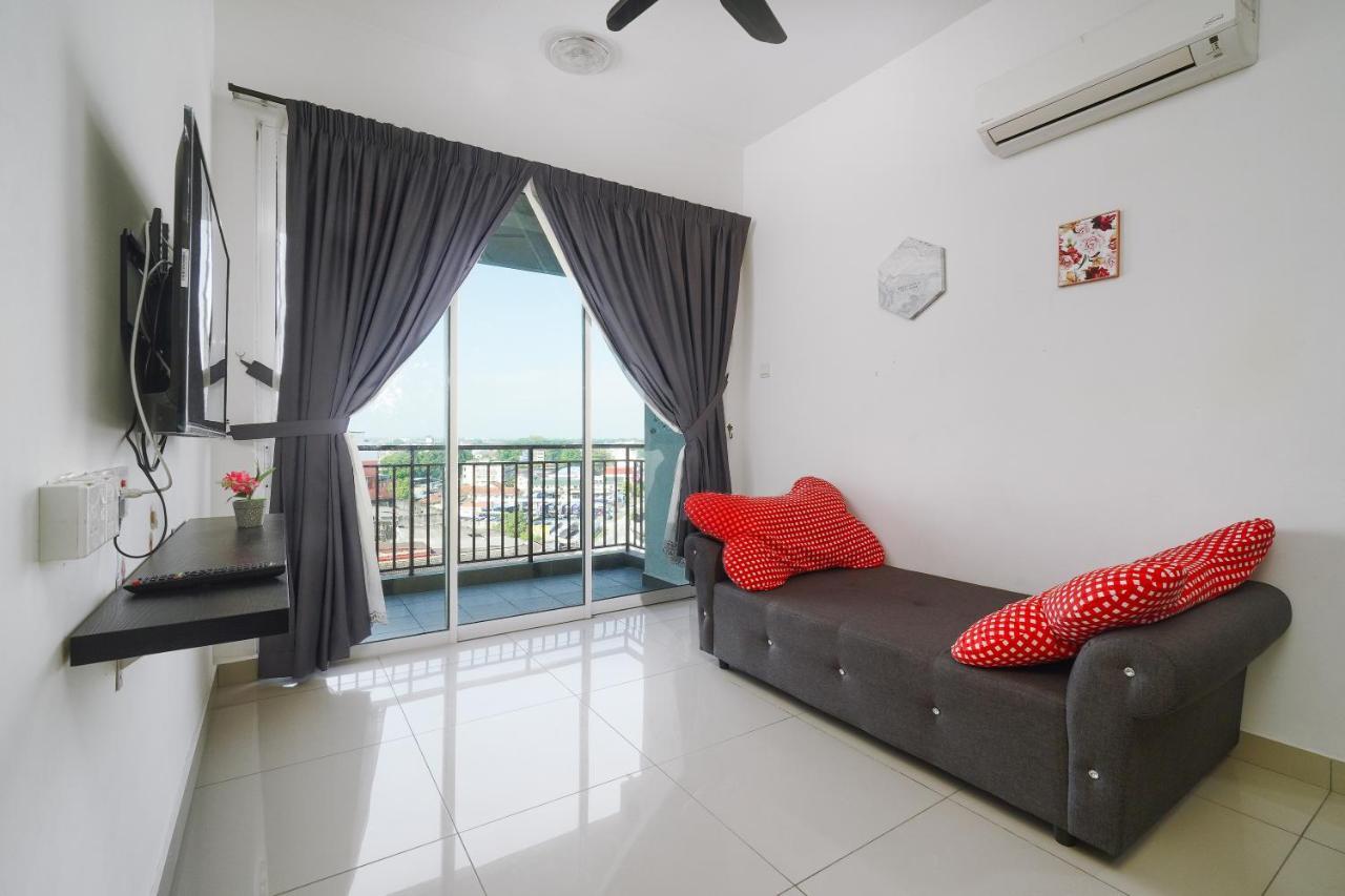 Lovely 2Br Majestic Condo 6 Pax Pool View Ipoh Exterior foto